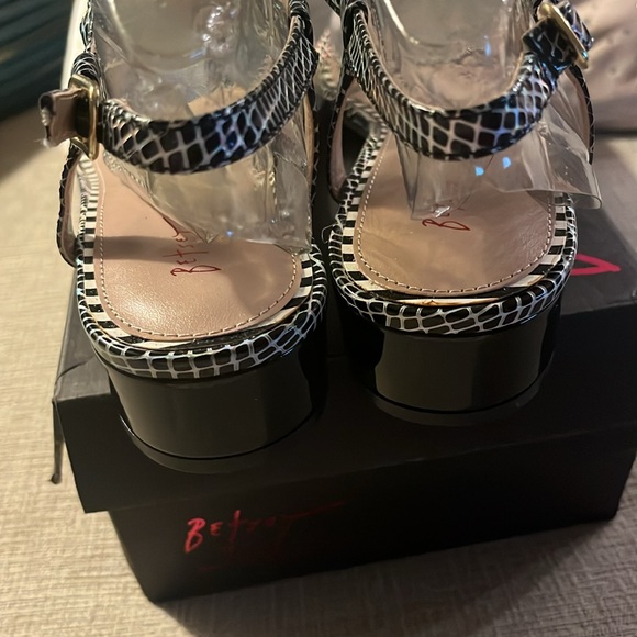 Betsy Johnson Lannah  Black Multi Sandals NIB - Picture 3 of 8